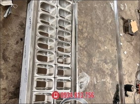 THÙNG INOX ÂM QUẦY GIỮ LẠNH 20 KHAY TOPPING CÓ NẮP MICA